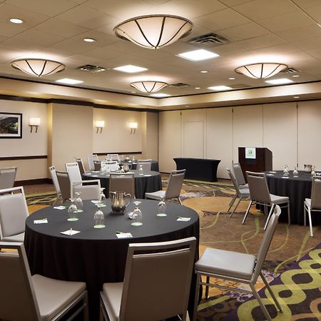 Holiday Inn Clark - Newark By Ihg Экстерьер фото
