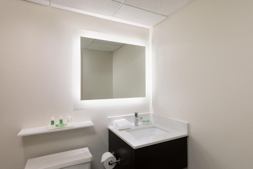 Holiday Inn Clark - Newark By Ihg Экстерьер фото