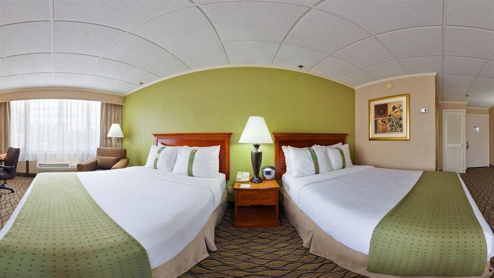 Holiday Inn Clark - Newark By Ihg Экстерьер фото