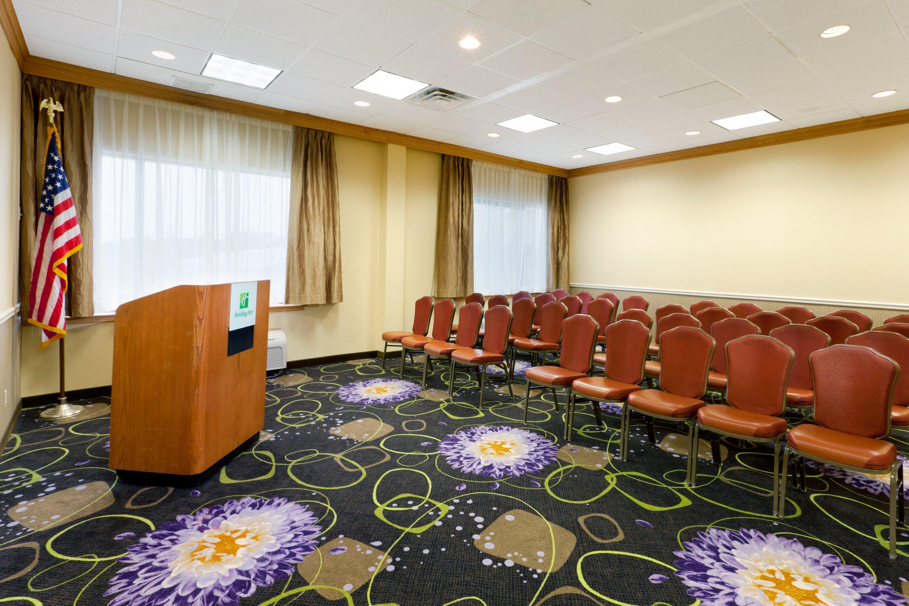 Holiday Inn Clark - Newark By Ihg Бизнес фото
