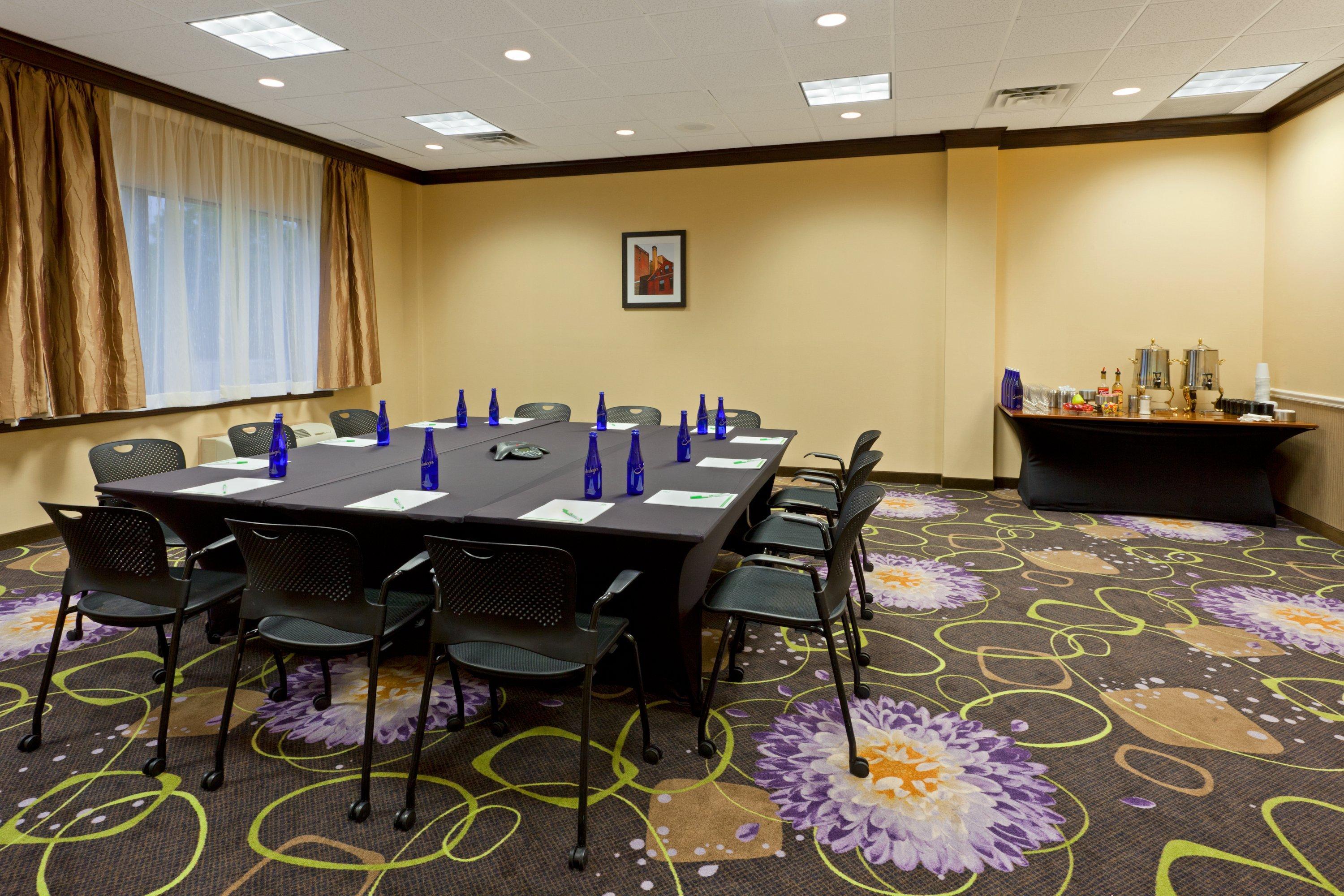 Holiday Inn Clark - Newark By Ihg Бизнес фото