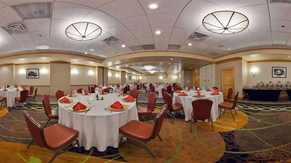 Holiday Inn Clark - Newark By Ihg Экстерьер фото